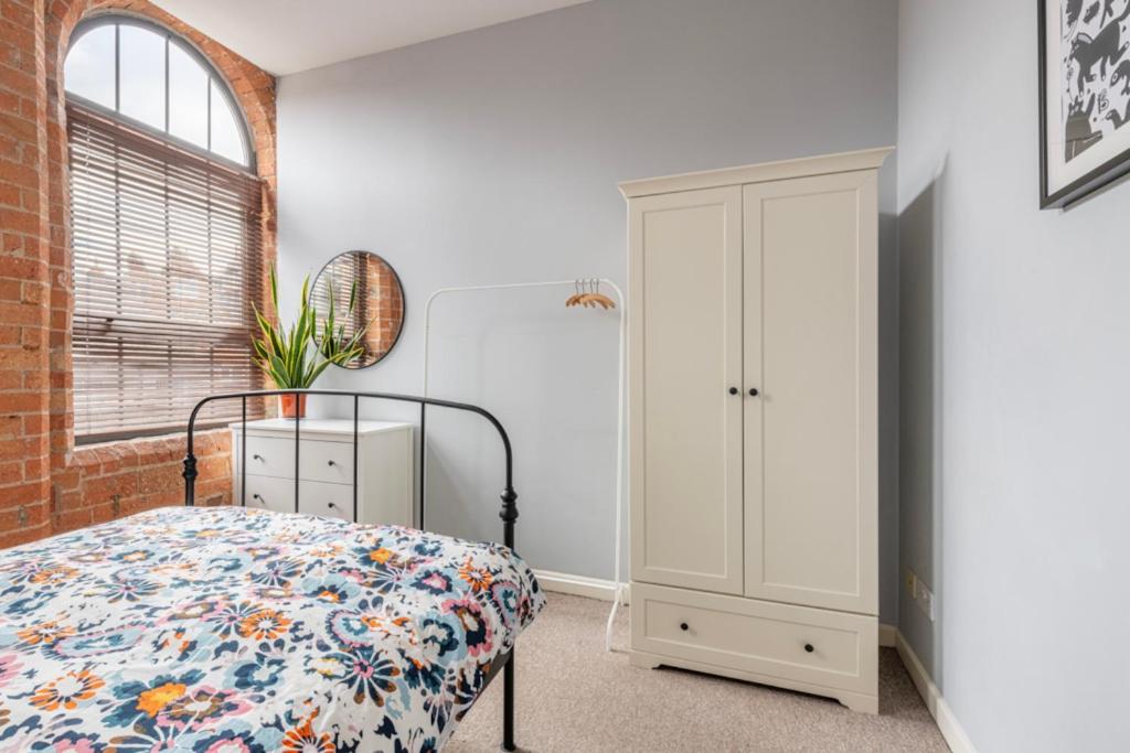 5 Mins Walk From Centre, Spacious City Apt, Open-Plan Nottingham Luaran gambar