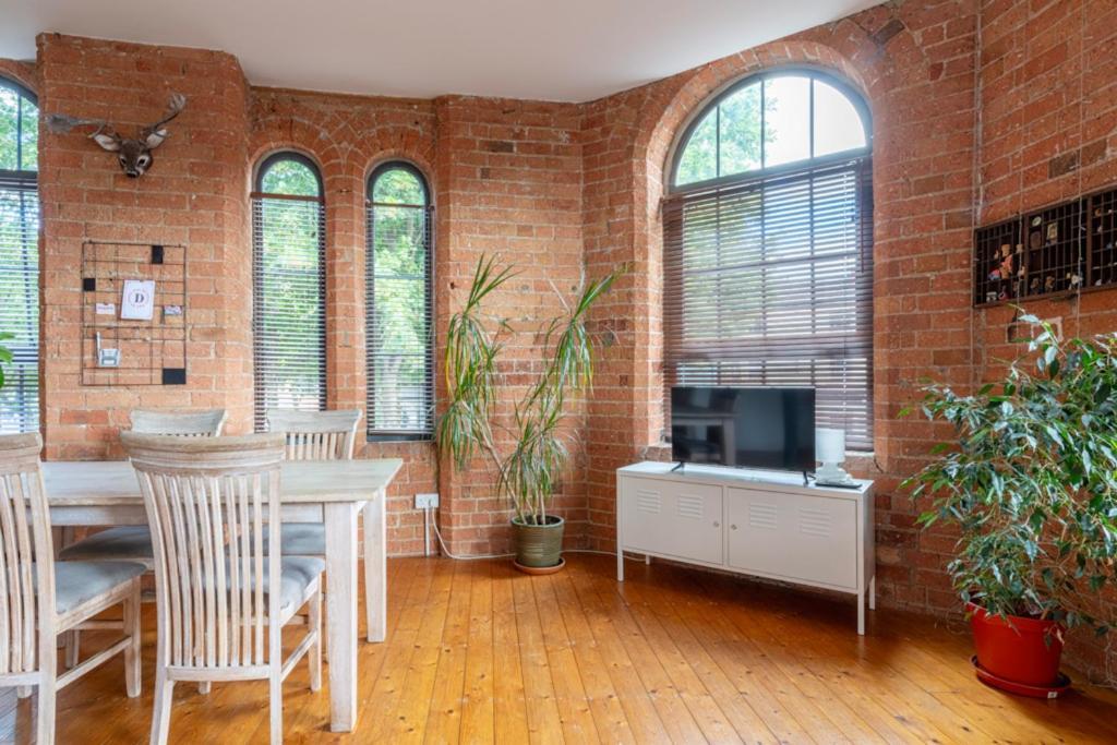 5 Mins Walk From Centre, Spacious City Apt, Open-Plan Nottingham Luaran gambar